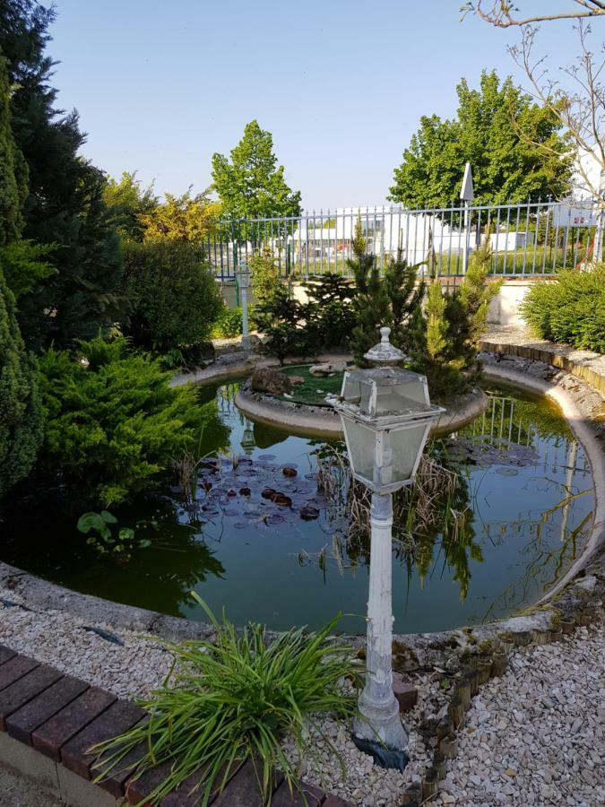 Pepiniere Villa Nogent-sur-Seine Exterior photo